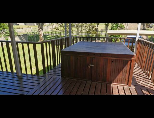 5 BEDROOM HOUSE FOR SALE IN LEISURE BAY